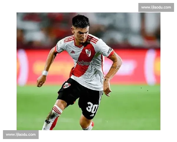 帕雷德斯盛赞马斯坦托诺：17 岁天才中场的全能表现令人惊叹