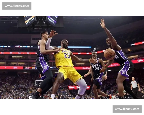 湖人队新援融入训练营，备战之旅启程，詹眉组合能否迎来总冠军